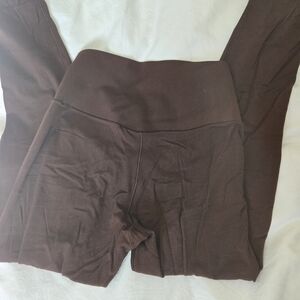 Arie Brown High-Waisted Leggings